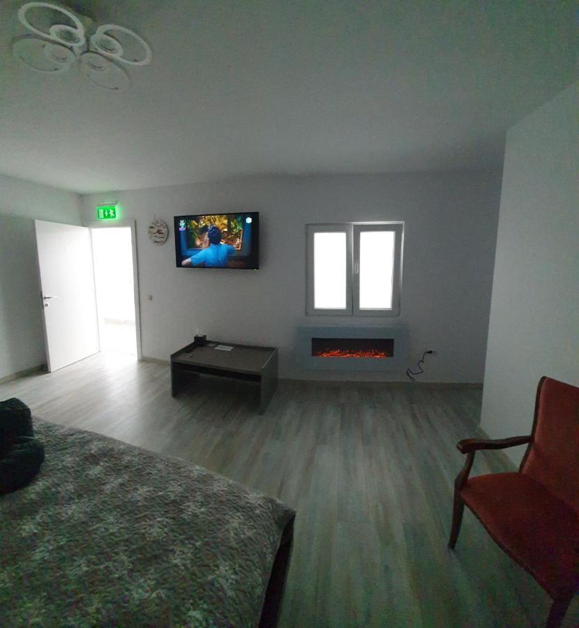 Casa Musceleana Hotel Câmpulung Buitenkant foto