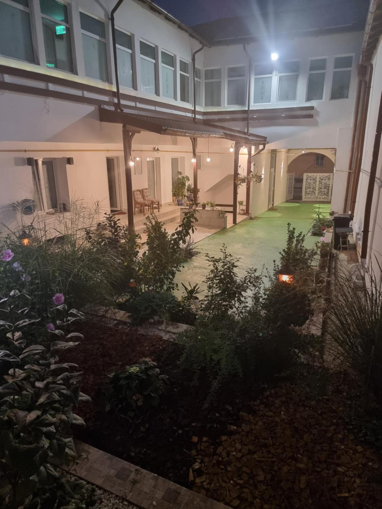 Casa Musceleana Hotel Câmpulung Buitenkant foto