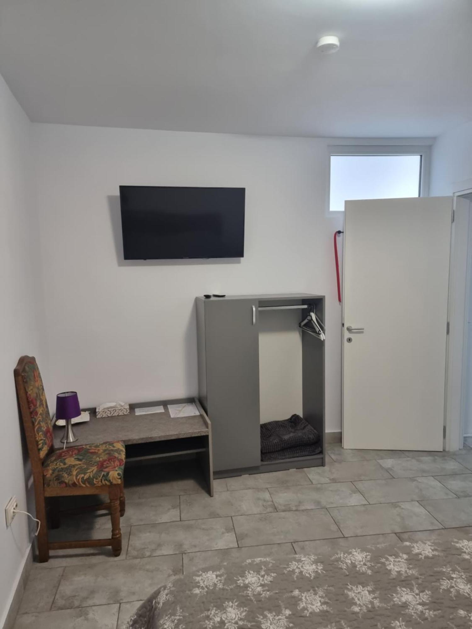 Casa Musceleana Hotel Câmpulung Buitenkant foto