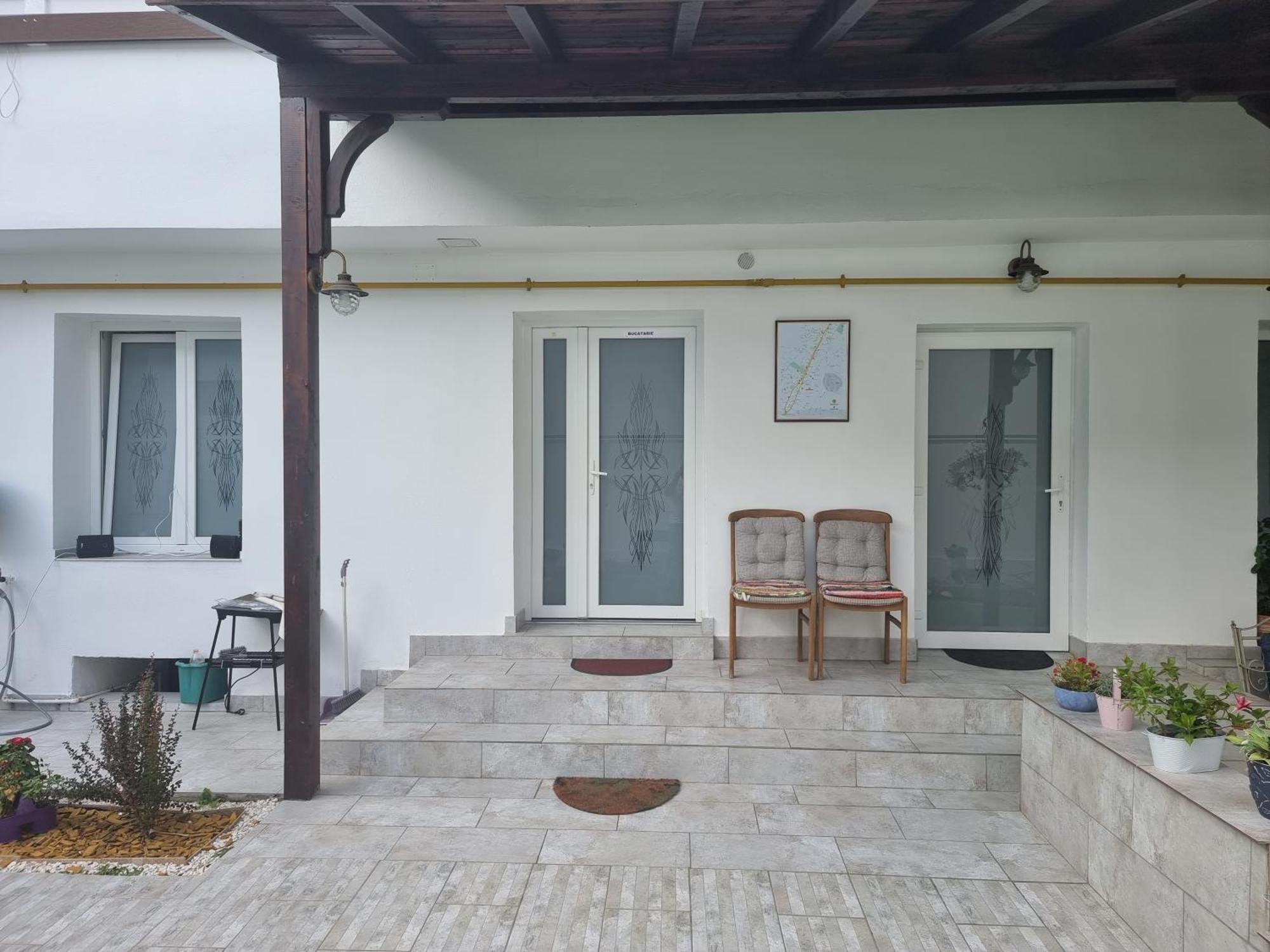 Casa Musceleana Hotel Câmpulung Buitenkant foto