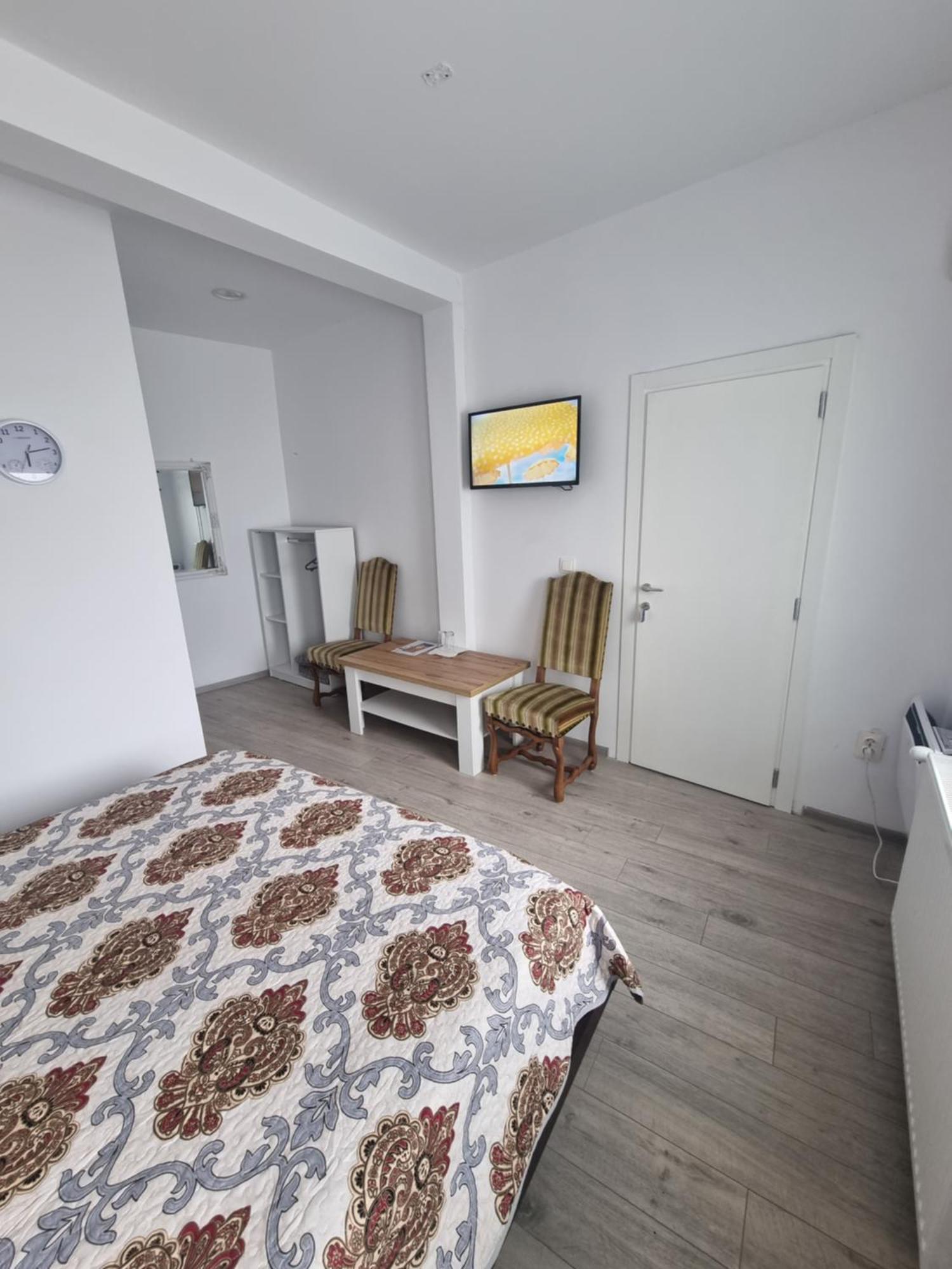 Casa Musceleana Hotel Câmpulung Buitenkant foto