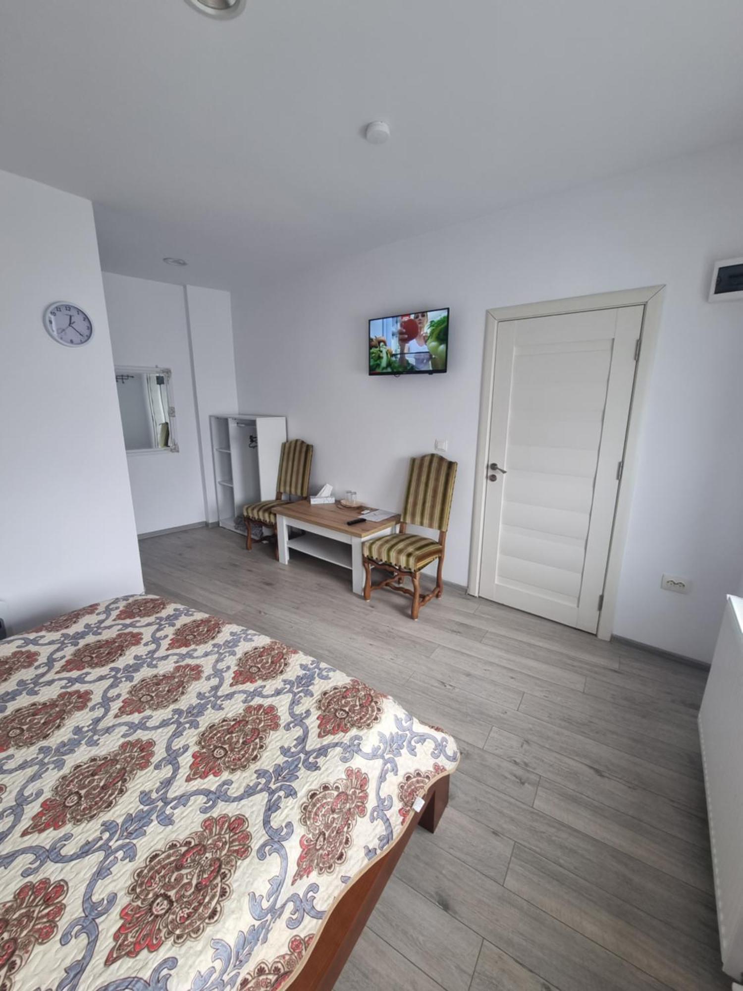 Casa Musceleana Hotel Câmpulung Buitenkant foto