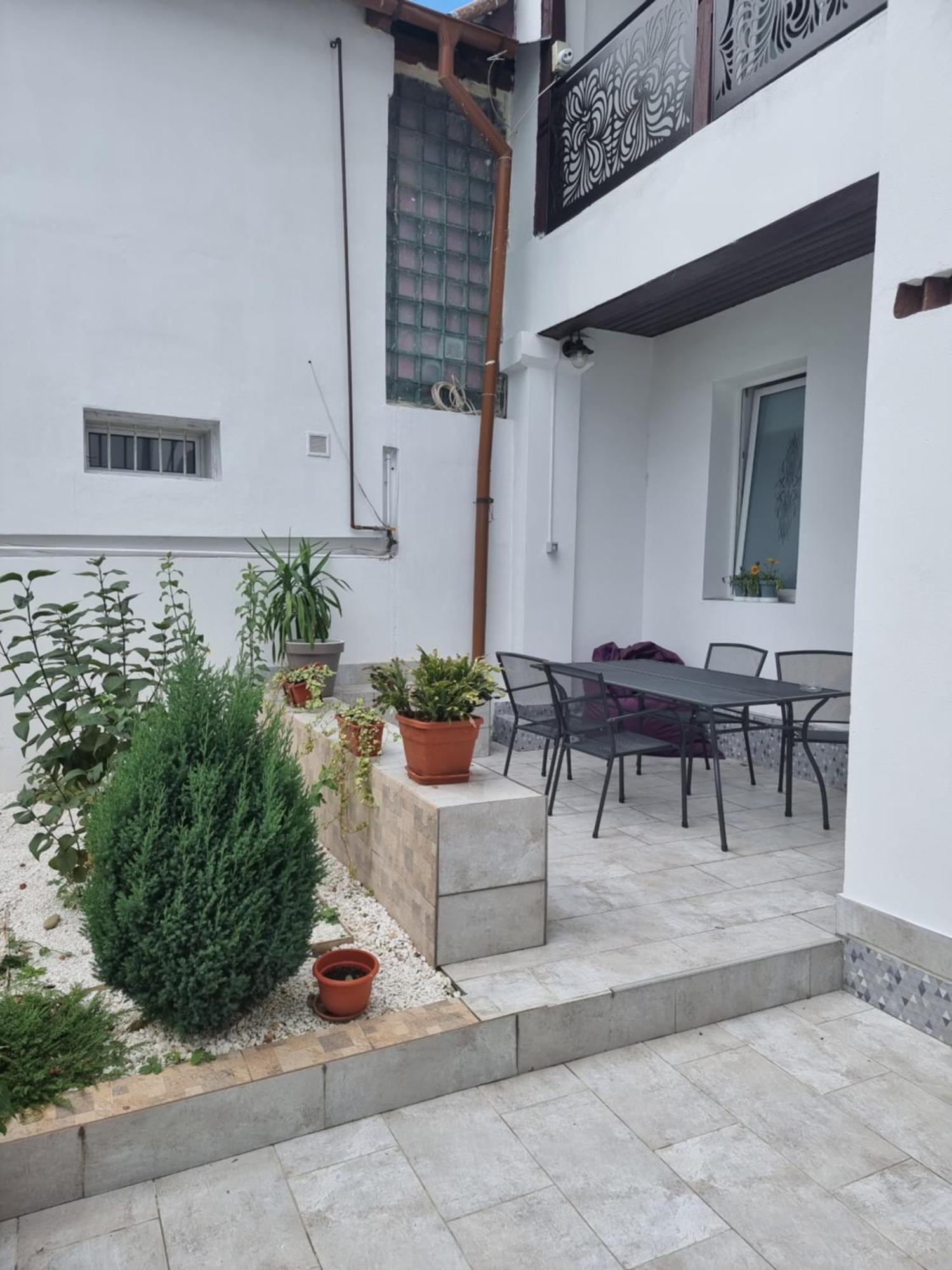 Casa Musceleana Hotel Câmpulung Buitenkant foto