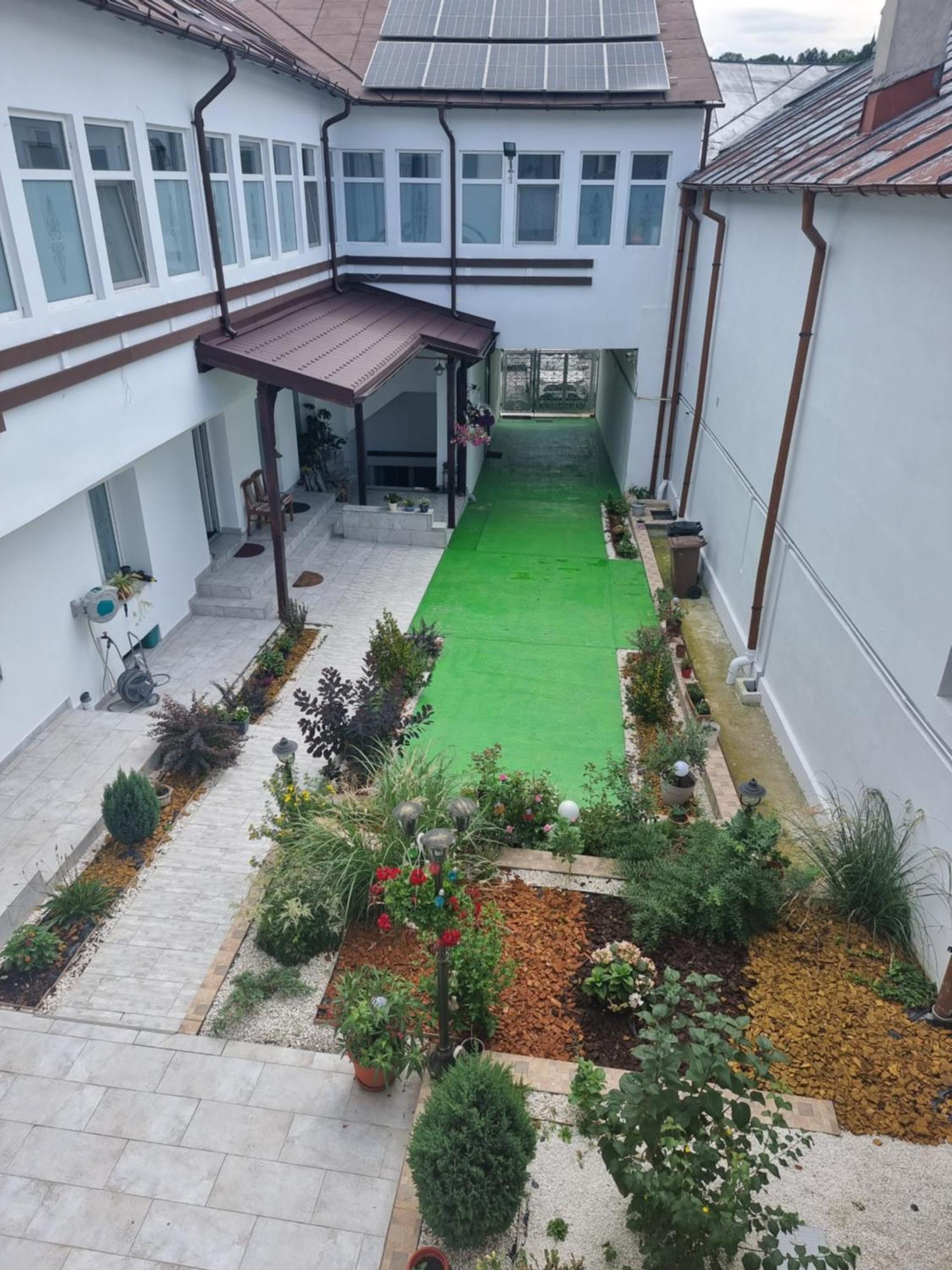 Casa Musceleana Hotel Câmpulung Buitenkant foto