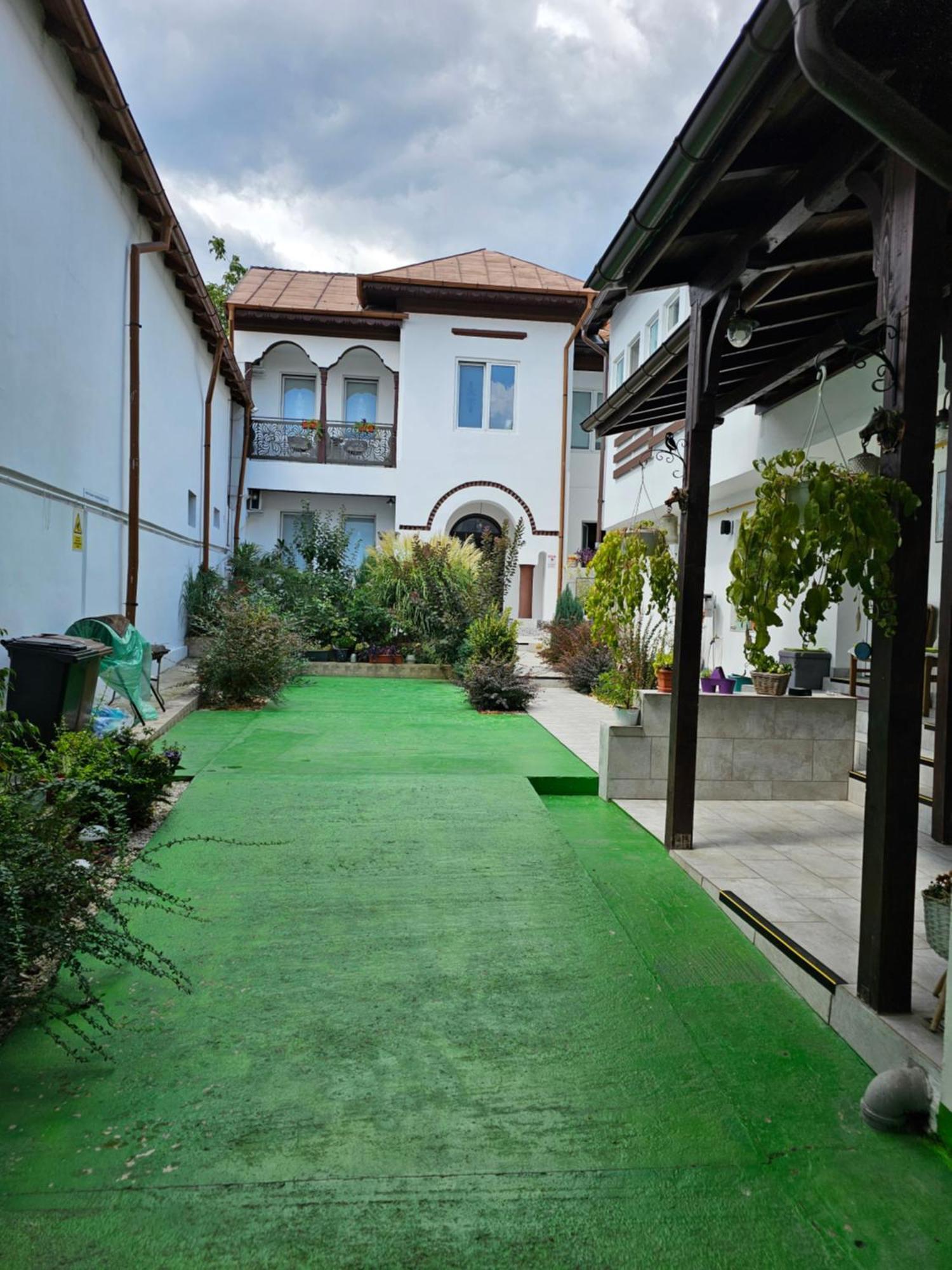 Casa Musceleana Hotel Câmpulung Buitenkant foto