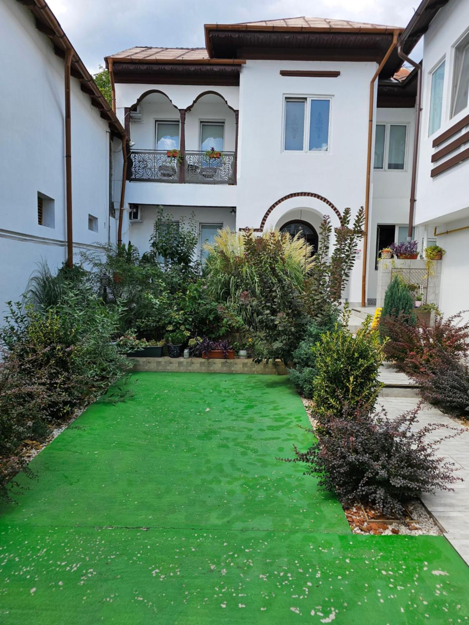 Casa Musceleana Hotel Câmpulung Buitenkant foto